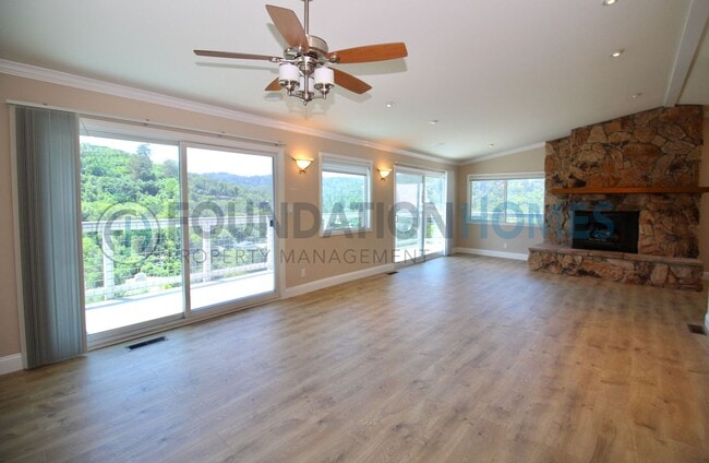 Building Photo - Hillside Fairfax Townhouse | Valley Views, 4BD + Office - FOUNDATION