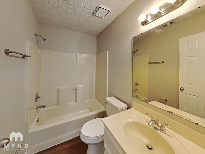 Building Photo - 6717 Elmore Woods Ln