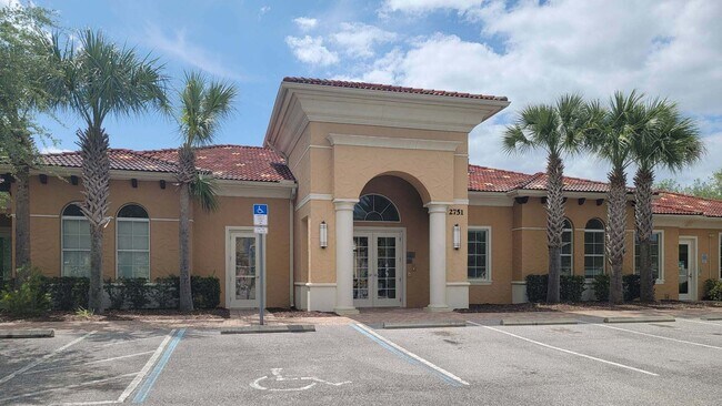 Building Photo - 4/2.5 TOWNHOME VILLA in Waterstone-Davenpo...