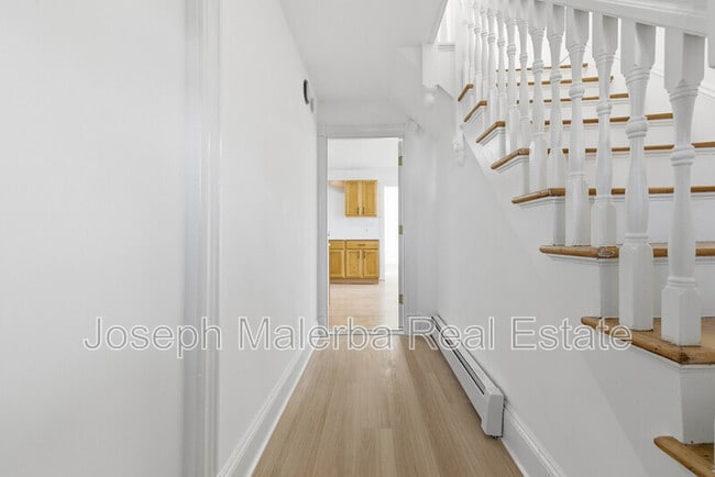 Building Photo - 159 Connecticut Ave