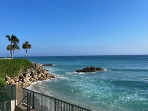 Building Photo - 1239 Hillsboro Mile