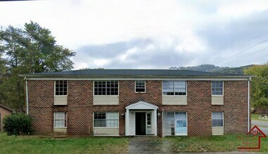 Building Photo - 411 Elm Ave