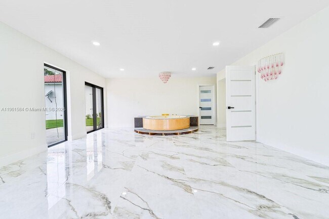 Building Photo - 15420 SW 212th Ave