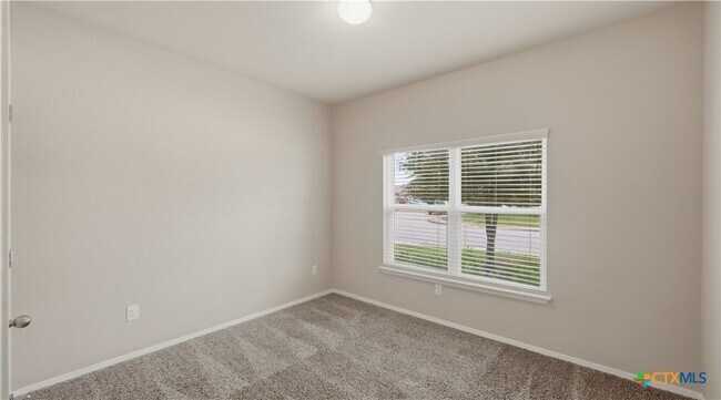 Building Photo - 140 Fabarm Ln
