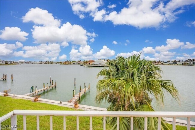 Primary Photo - 3070 Gulf Shore Blvd N