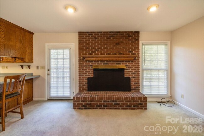 Building Photo - 34838 Ellen Rd