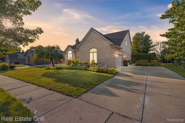 Building Photo - 13987 Glenwood Dr
