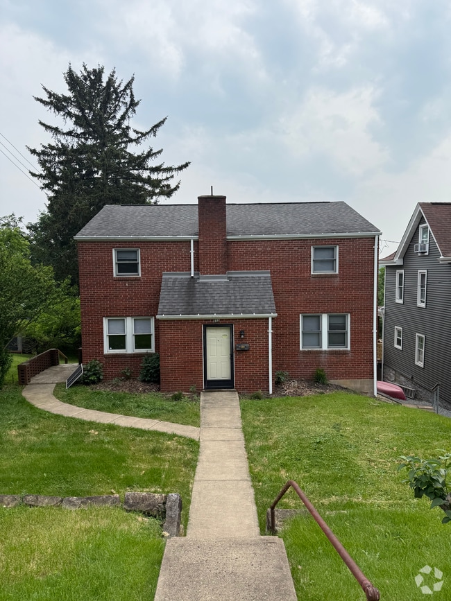 Building Photo - 932 Lebanon Ave