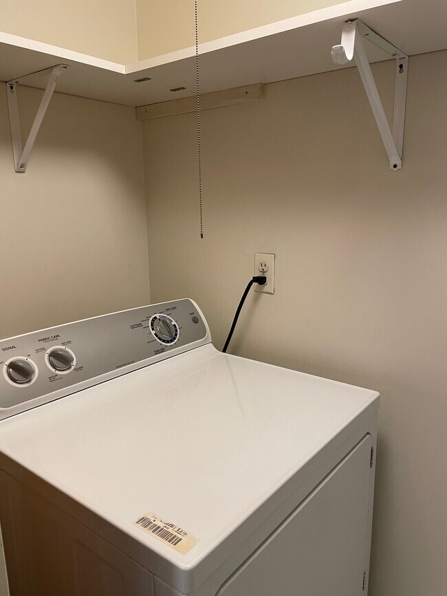 Building Photo - 140 Old Forge Xing