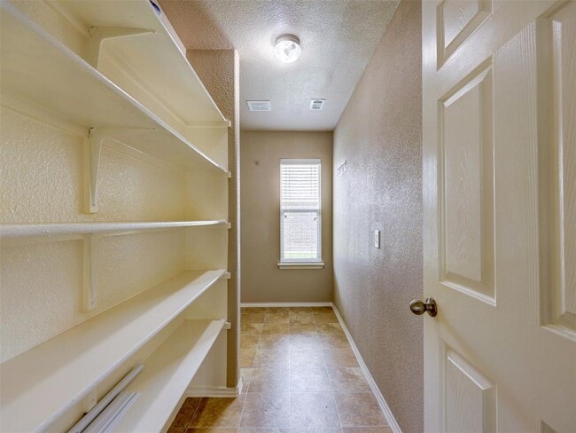 Building Photo - 344 Outfitter Dr