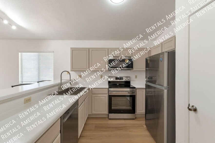 Building Photo - 8668 S Desert Dove Dr