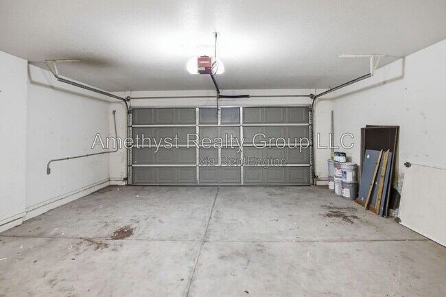 Building Photo - 5931 W Albeniz Pl