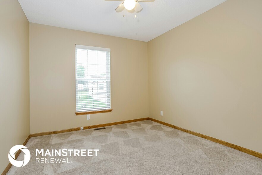 Building Photo - 1709 Briarwood Ln