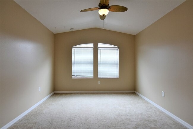 Building Photo - OVIEDO 3br 2.5ba townhome in Arborview Par...