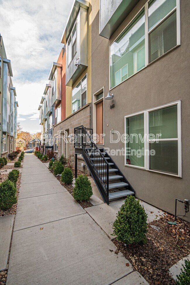 Building Photo - 848 Kalamath St