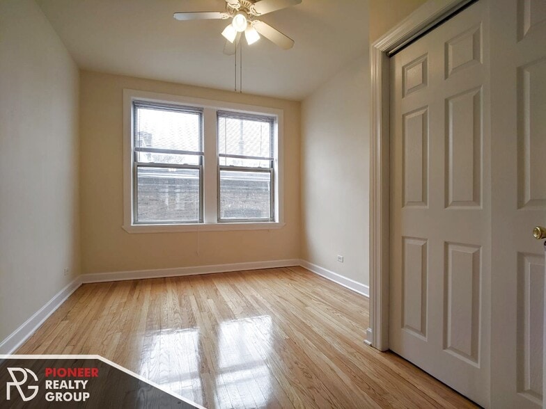 Building Photo - 540 W Aldine Ave