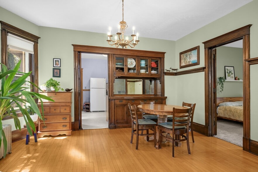 dining room - 2220 26th Ave S