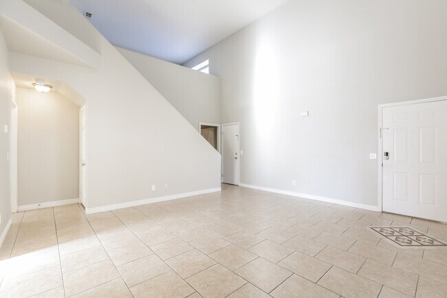 Building Photo - 7533 Hickory Hills Dr