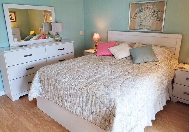 Building Photo - 39 Harwood B