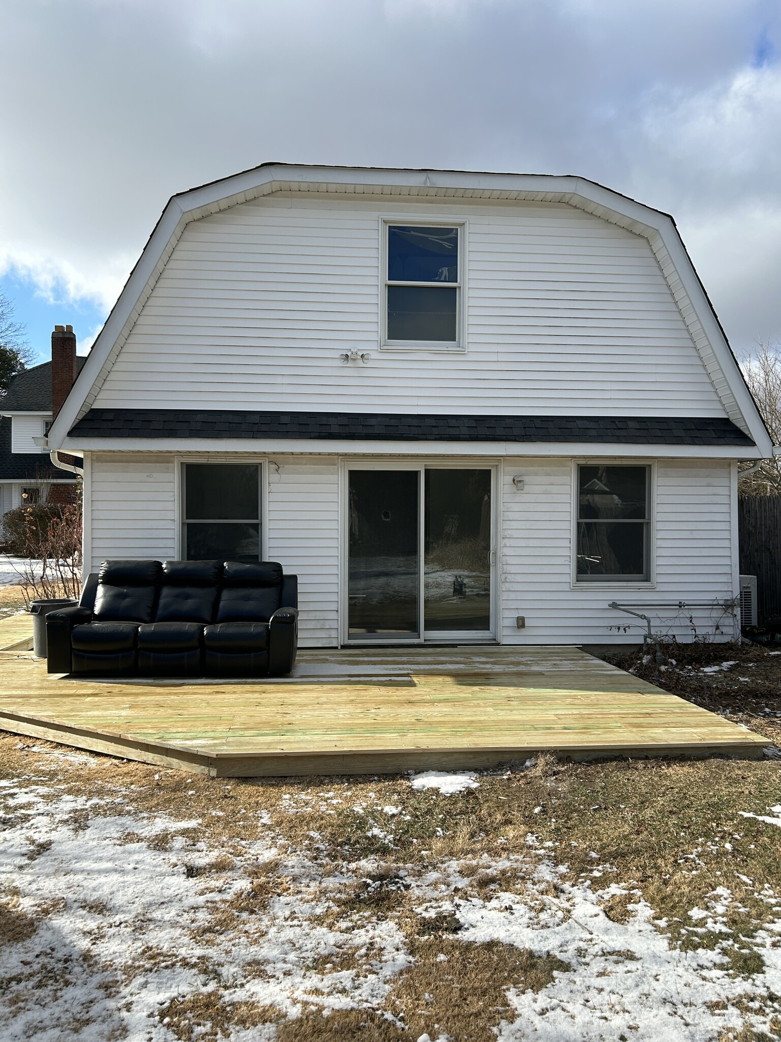 Building Photo - 61 Nelson Ave