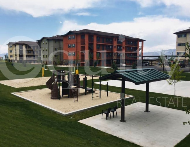 Building Photo - 1055 W 1033 N St