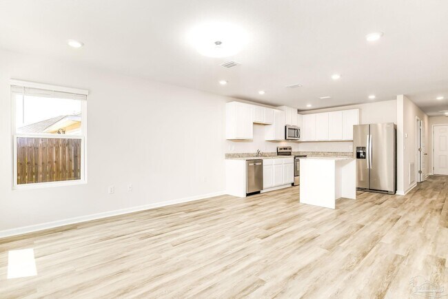 Building Photo - 6323 June Bug Dr