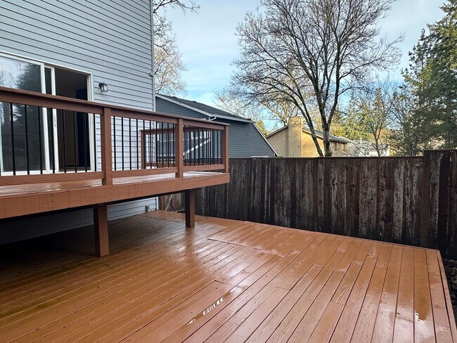 Building Photo - Beautiful 4BD Home | Fireplace, Fenced Backyard, Deck, Garage & A/C