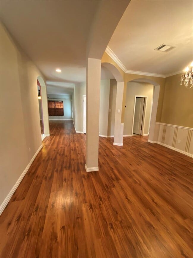 Building Photo - 1404 Terra St