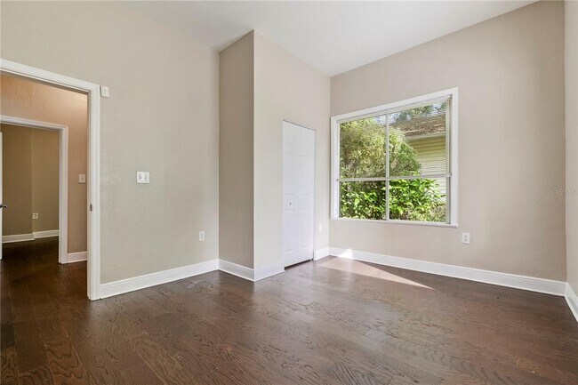 Building Photo - 2708 N Mitchell Ave