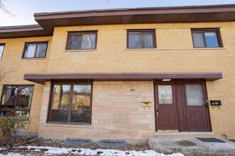 Building Photo - 612 Maple Ct