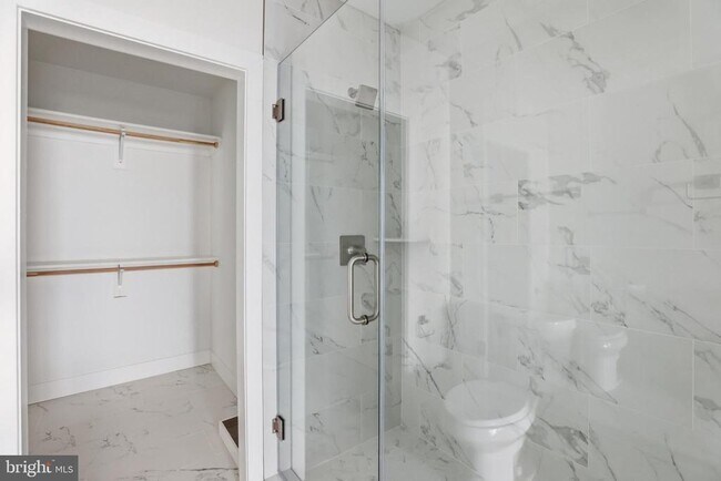 Building Photo - 2602 4th St NE