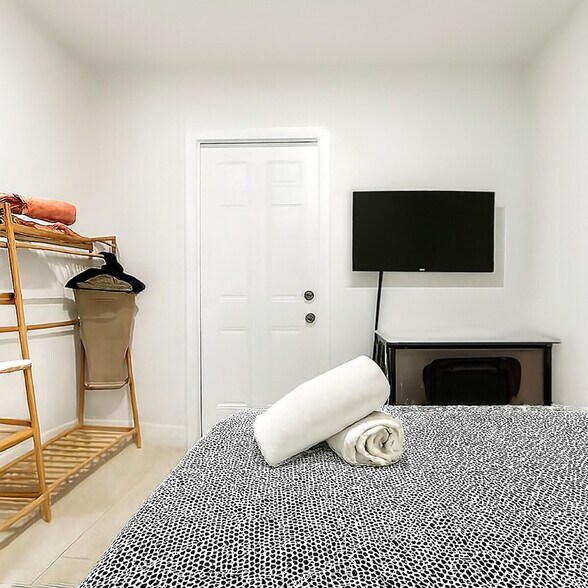 Building Photo - 261 NW 34th St