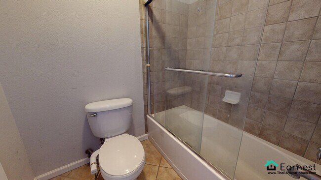 Building Photo - Spacious and Unique Ground-Floor 2BD/2BA U...