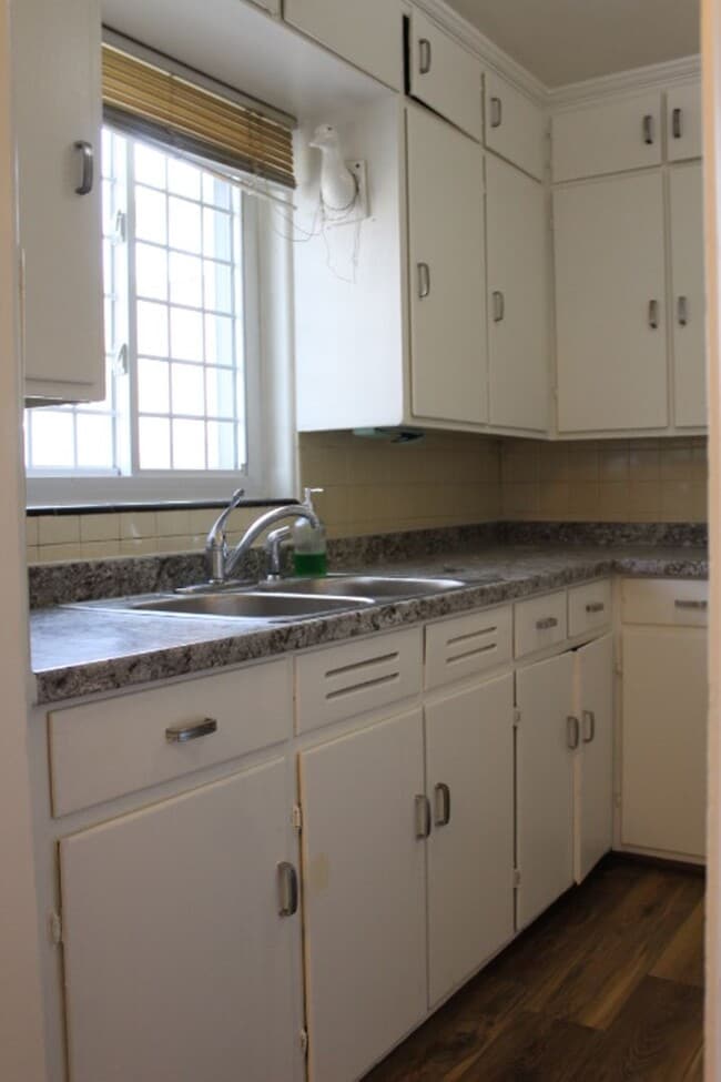 Building Photo - Charming 2 BR/1 BA House in the Hale/Mayfair Neighborhood!