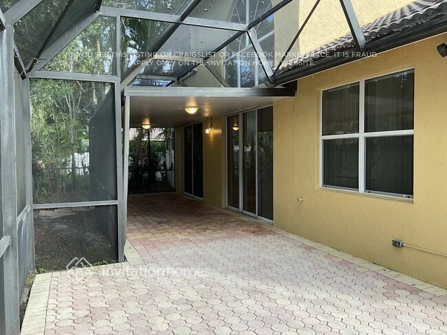 Building Photo - 1170 NW 185th Ave