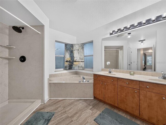 Building Photo - 13405 SW 86th Ave
