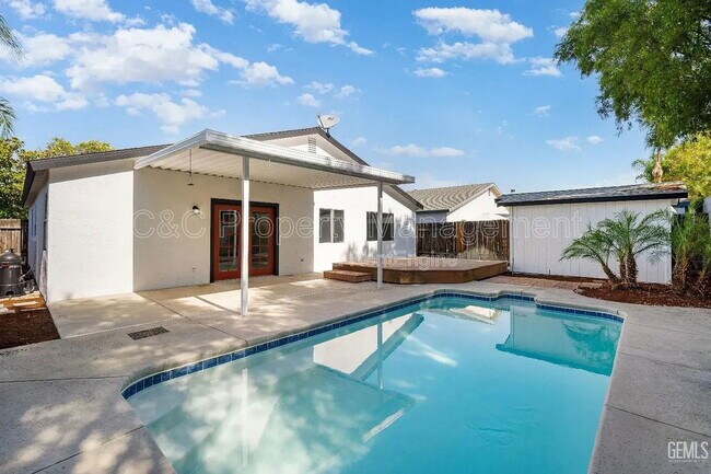 Building Photo - 4304 Range Dr