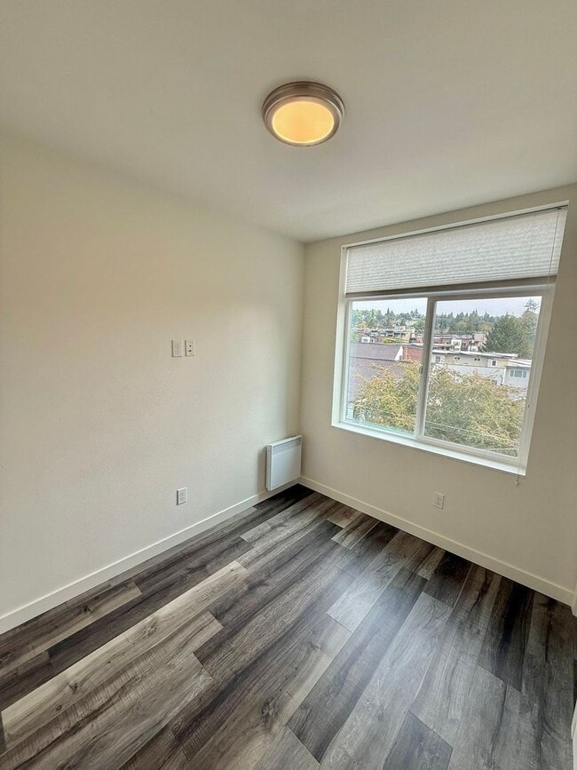 Building Photo - Spacious 8-Bedroom Ravenna Home Near UW & U Village – Perfect for Shared Living