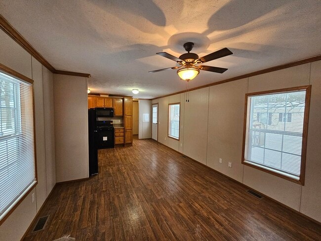 Building Photo - 3 Spruce Ln