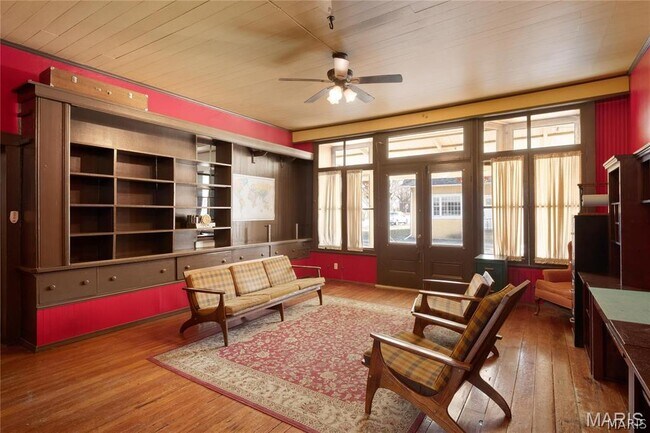 Building Photo - 301 W Laurel St