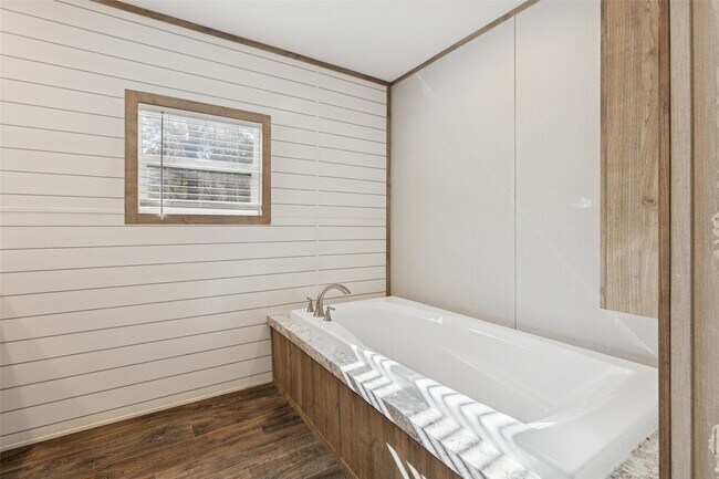 Building Photo - 146 Marina Dr