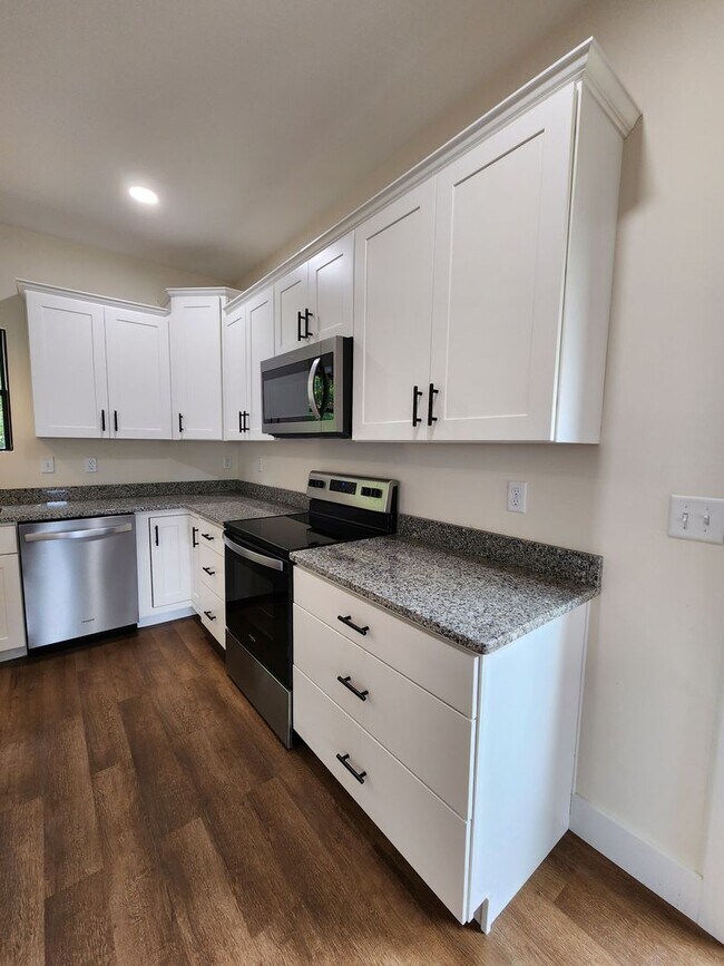 Building Photo - Swannanoa Rental