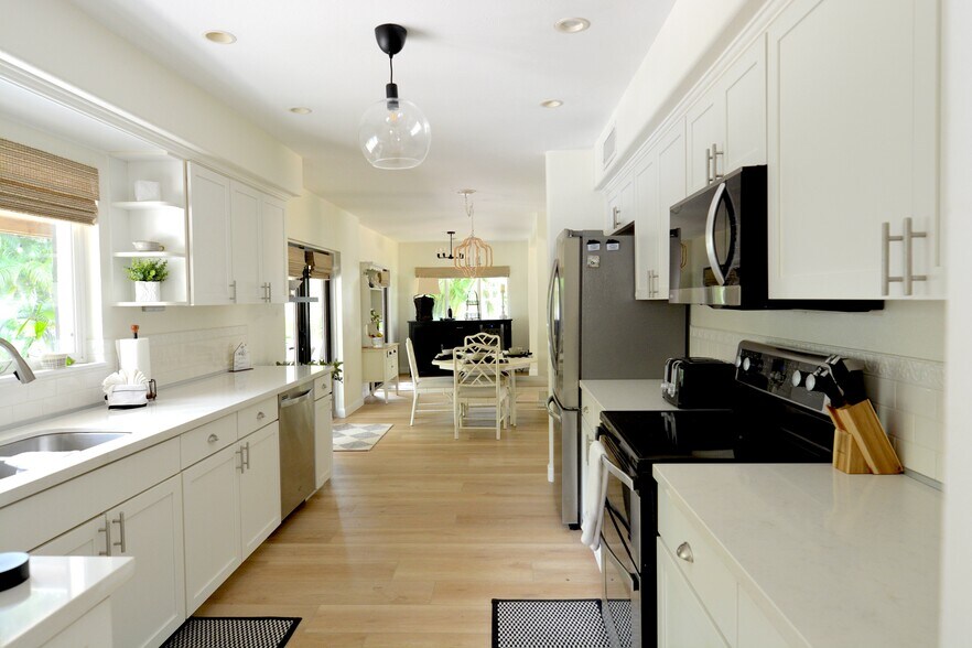 Open View - 4815 3rd Ave NW