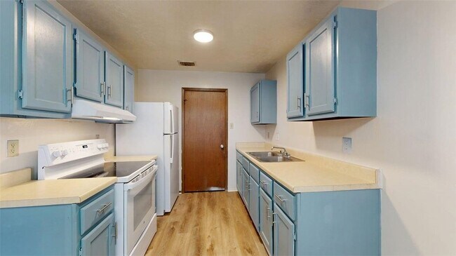 Building Photo - 1002 Verde Dr