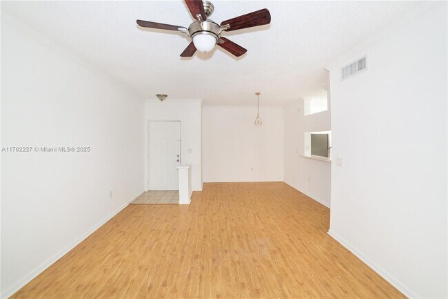 Building Photo - 17150 N Bay Rd
