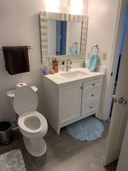Bathroom - 405 W 7th St