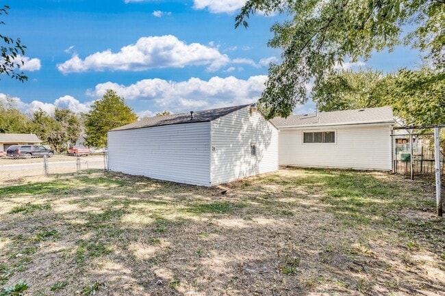 Building Photo - 2003 S Glenn Ave