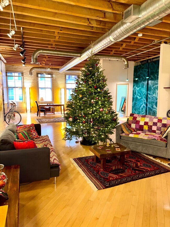 Building Photo - Beautifully 2-Bedroom Condo in Boston