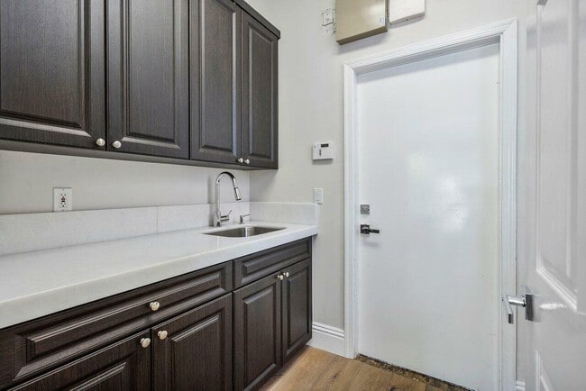 Building Photo - 5642 Via De La Plata Cir