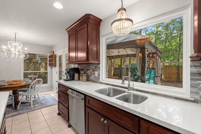 Building Photo - 248 S Pathfinders Cir